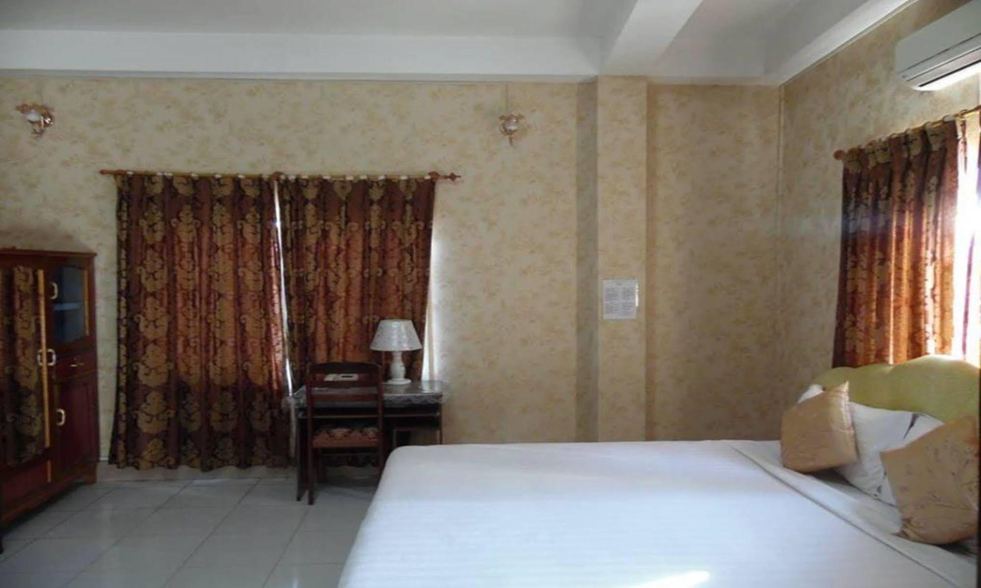Mekong Sunshine Hotel Vientiane Exterior photo