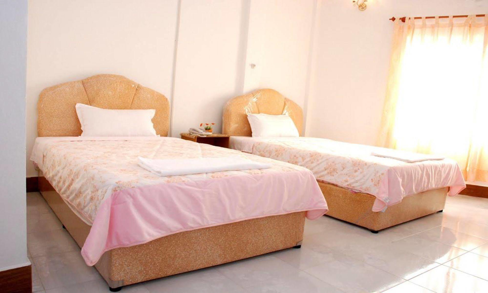 Mekong Sunshine Hotel Vientiane Exterior photo